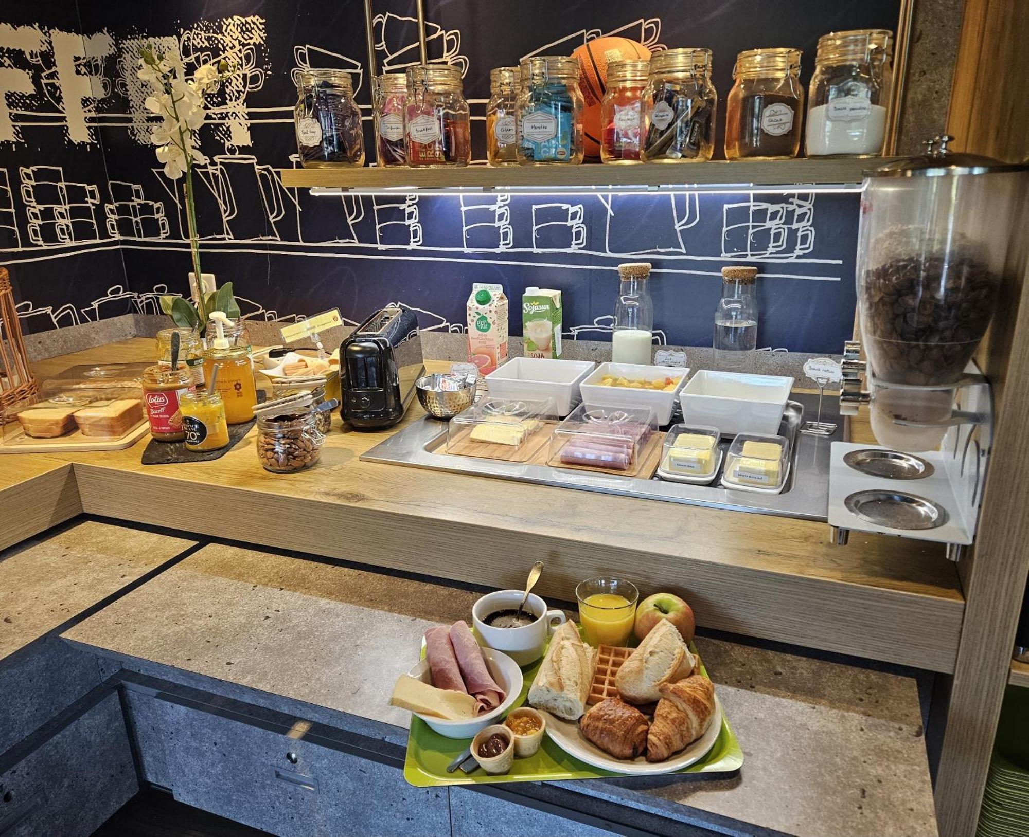 克莱蒙费朗南基宜必思快捷酒店 欧比耶尔 外观 照片